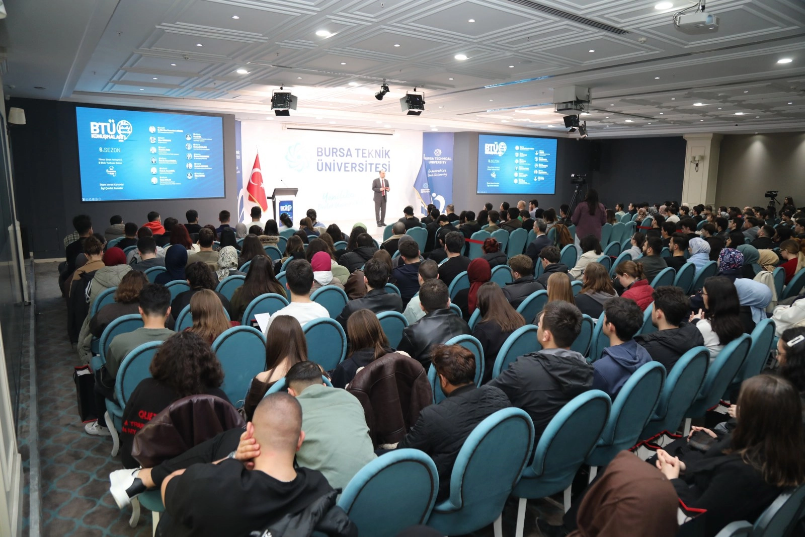 BT&Uuml; Konuşmaları&rsquo;nda havacılıkta başarının form&uuml;l&uuml; anlatıldı