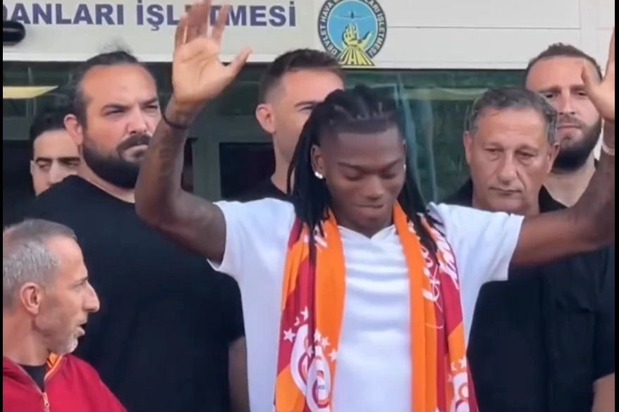 Galatasaray, Rafael Le&atilde;o transferini resmen duyurdu