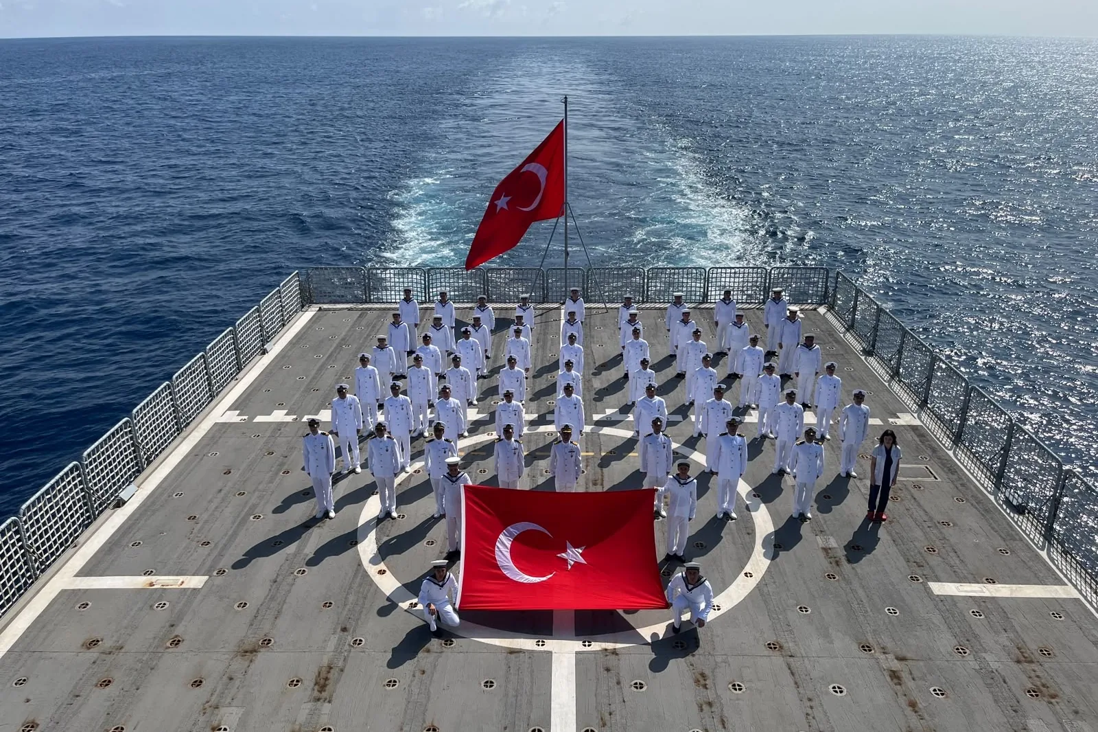 Cumhuriyet coşkusu Hint Okyanusu&rsquo;na taşındı