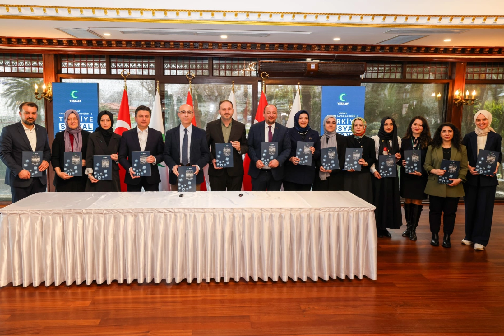 Yeşilay, sosyal medya bağımlılığına dikkat &ccedil;ekti