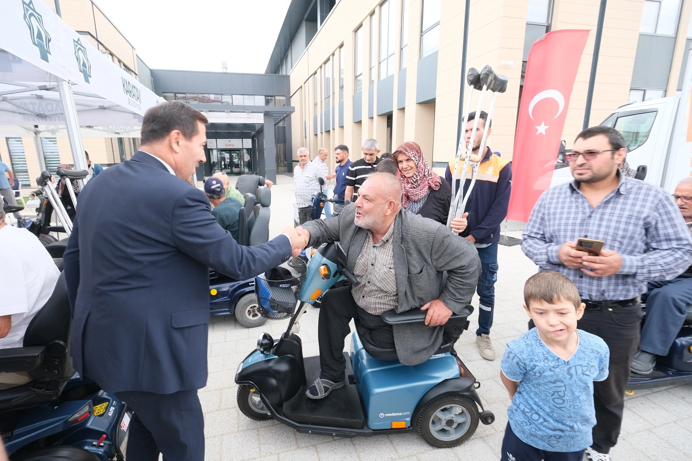 Konya Karatay'da 80 ak&uuml;l&uuml; ara&ccedil; sahiplerine teslim edildi