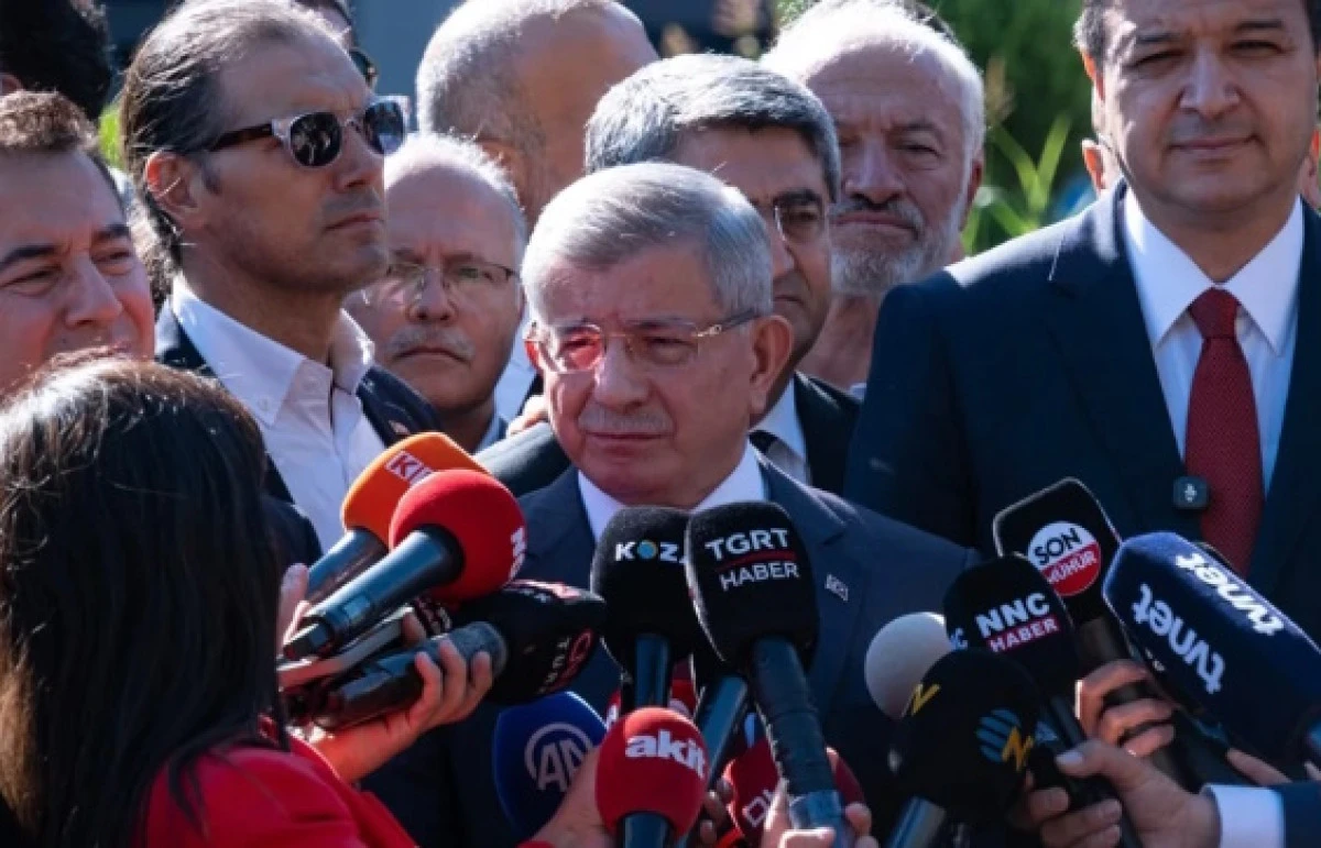 Ahmet Davutoğlu'nun Savcılık İfadesi Paylaşıldı: &lsquo;5 Yıl Bekleyen Savcılık 5 G&uuml;n Bekleyemedi&rsquo;