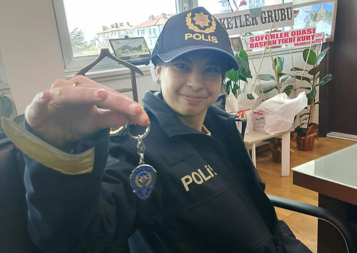 Akşehirde'de Anlamlı Buluşma: Hayalindeki &Uuml;niformalı G&ouml;rev Başında