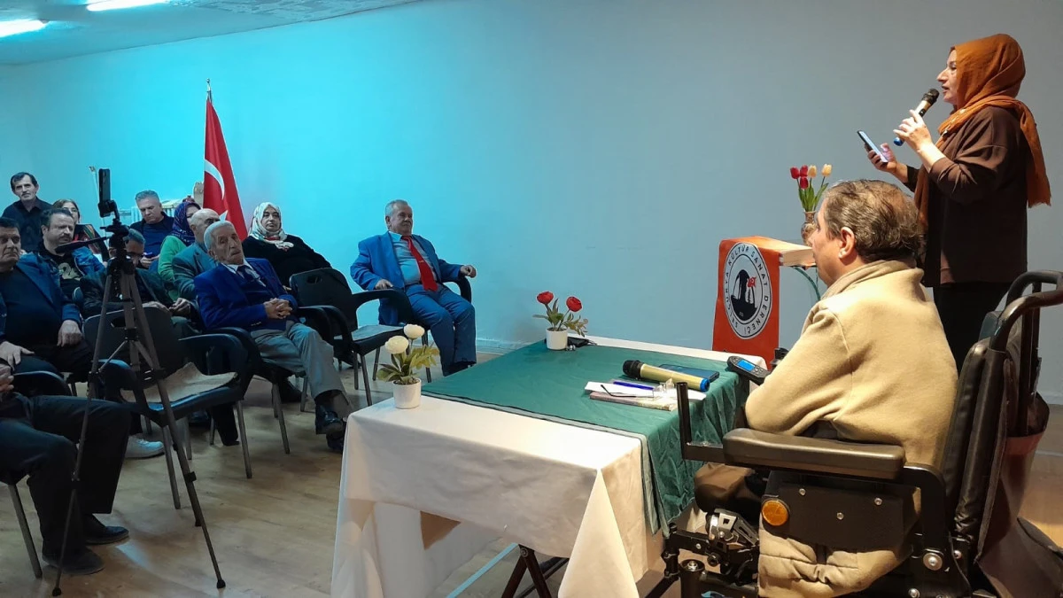 Atatürk Selçukya'da Şiir Ve Türkülerle Anıldı