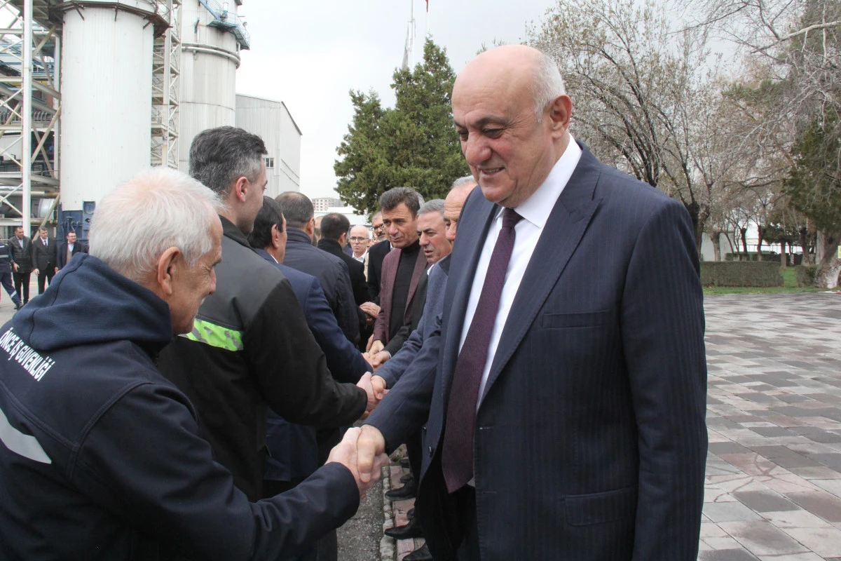 Başkan Erkoyuncu &Ccedil;alışanlarla Bayramlaştı