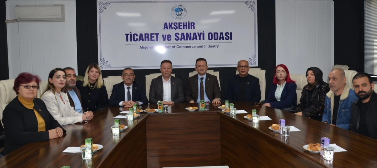 CHP, Akşehir&rsquo;de iş d&uuml;nyasının sorunlarını dinledi