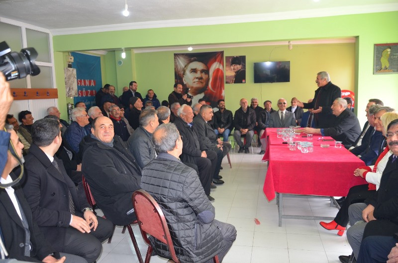 CHP Yunak’ta Turoğlu, Akşehir’de Köksal’ı Belediye Başkan Adayı Olarak Açıkladı