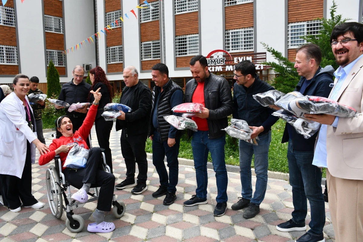 &lsquo;&Ccedil;ocuklar Bayram Etsin&rsquo; Projesi Y&uuml;zleri G&uuml;ld&uuml;rd&uuml;