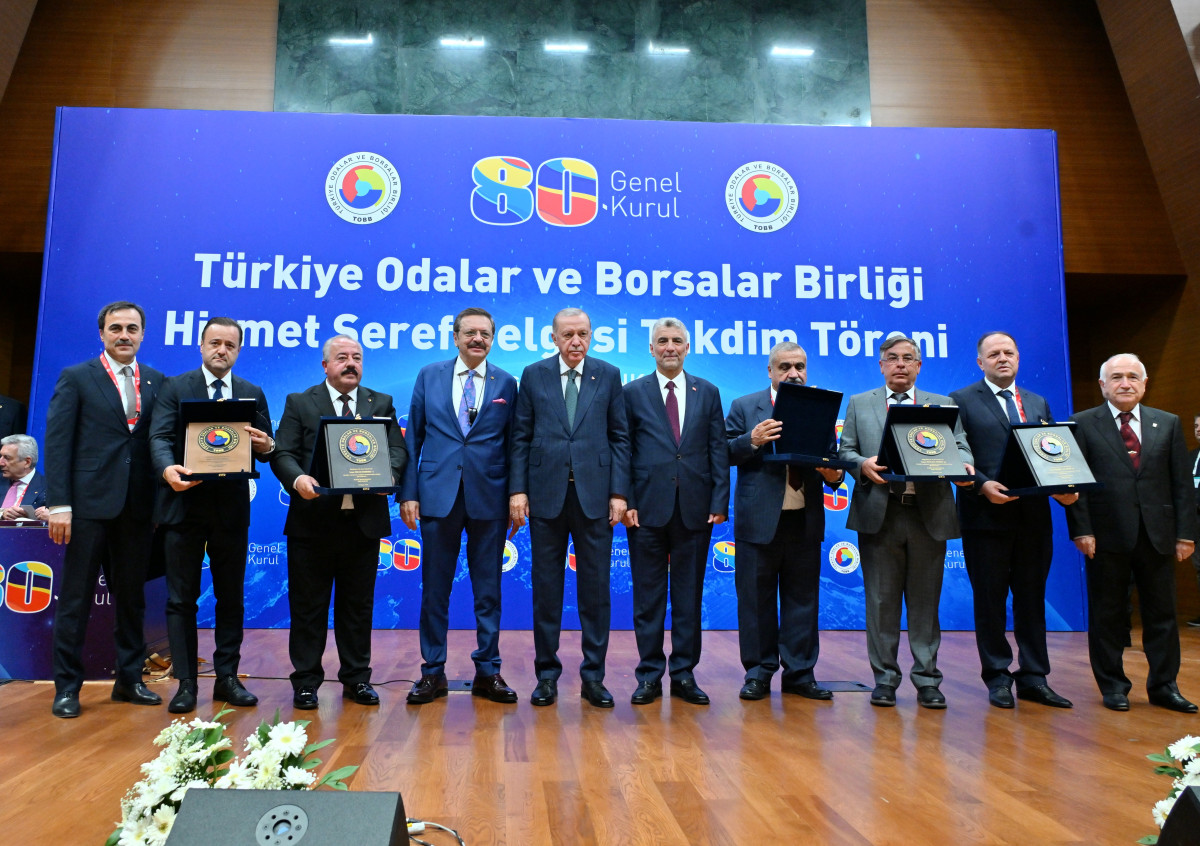 Cumhurbaşkanı Erdoğan’dan Öztürk ve Çitfci’ye Plaket