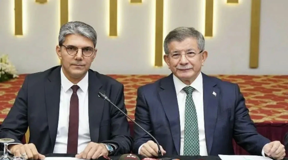 Gelecek Partisi'nde Veda ve Vefa: Davutoğlu'nun Tarihi Manifestosunun Ardından Konya'dan Tam Destek