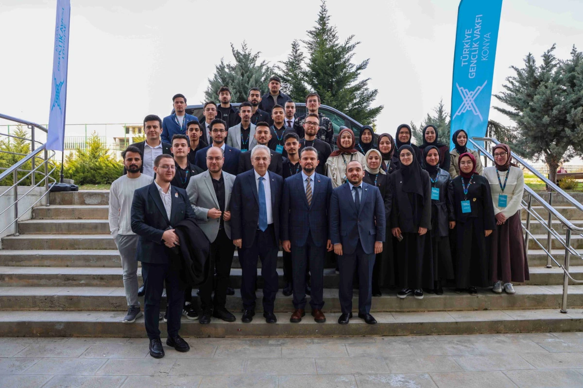 Gen&ccedil;liğin Geleceğine Y&ouml;n Veren İhtisas Akademisi Konya Programı Başladı