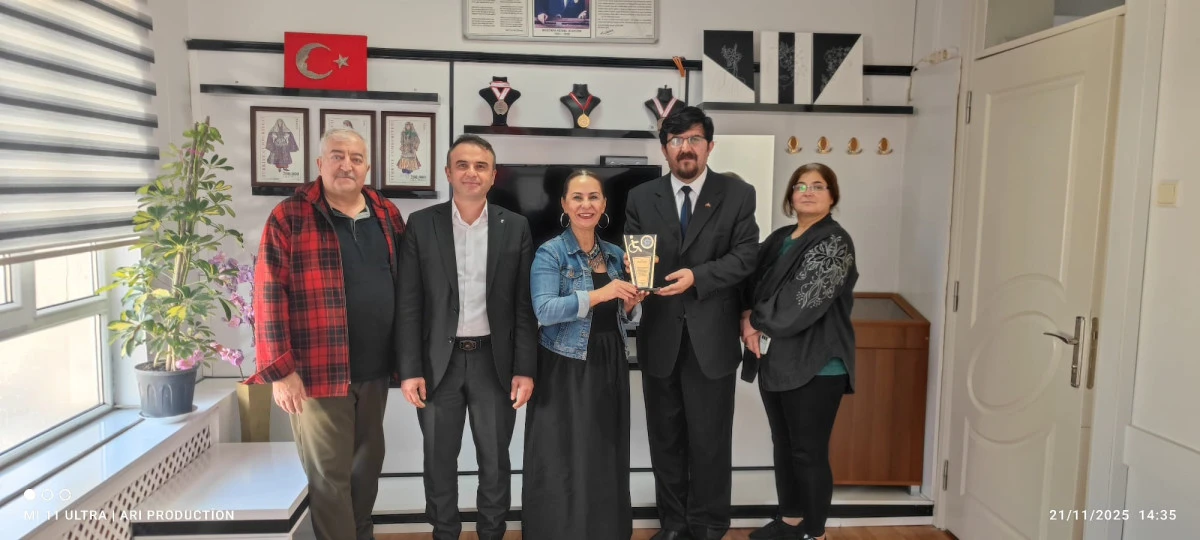 Gönül Gözü Derneği Yılın Öğretmenini Seçti