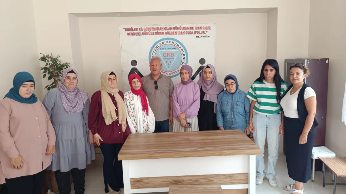 G&ouml;rmeyen G&ouml;zleriyle &Ouml;rg&uuml; &Ouml;r&uuml;yor, Azimleriyle Herkese İlham Oluyorlar