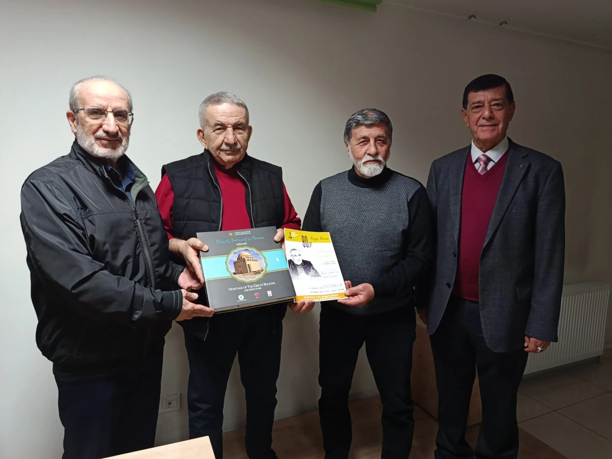 H&uuml;sn&uuml; &Ccedil;eşmeci: Yaşanmadan Anlaşılmayan D&ouml;nemlerden Bug&uuml;ne Geldik