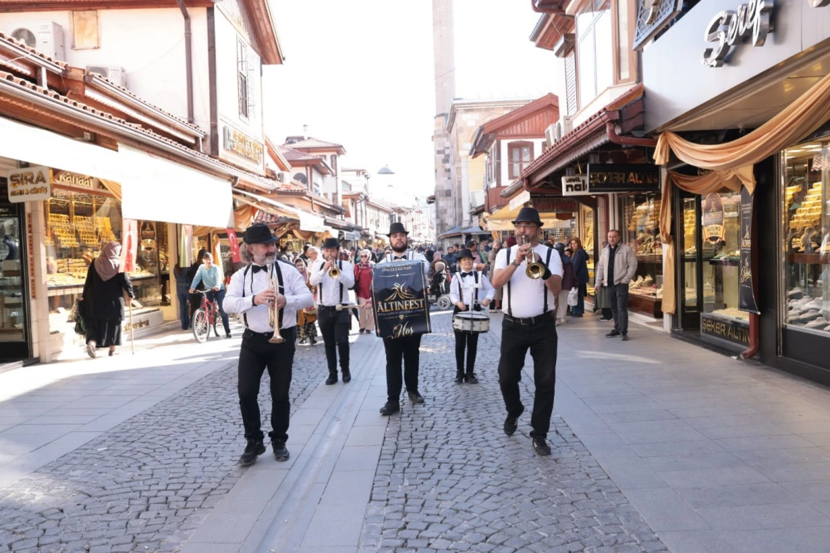 Konya&rsquo;da Altınfest 2026 R&uuml;zgarı Esti: 125 Kuyumcu Birlik ve Dayanışmada Buluştu
