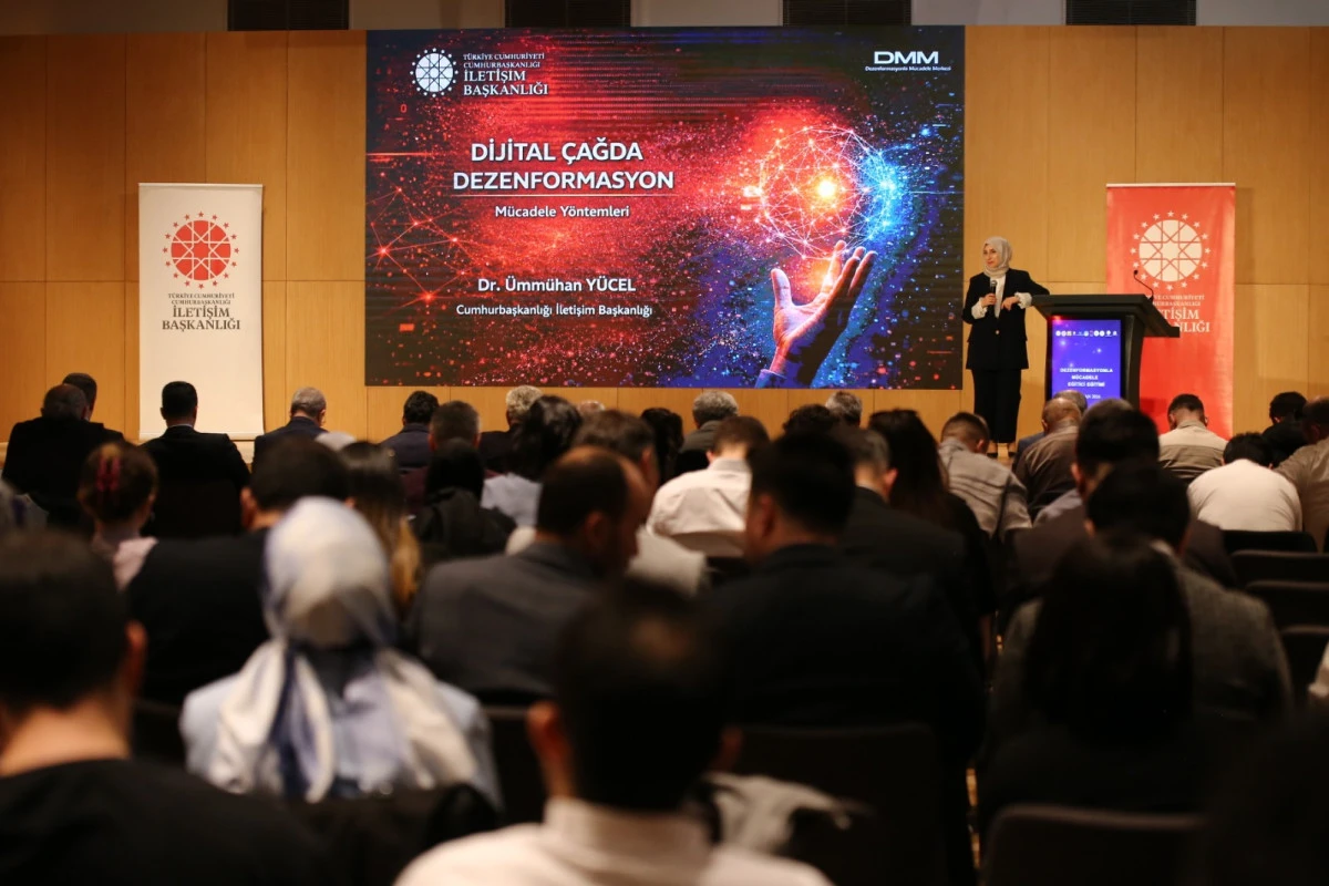 Konya'da "Dezenformasyonla M&uuml;cadele Eğitici Eğitimi Programı" d&uuml;zenlendi