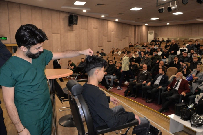 Konya&rsquo;da Erkek Kuaf&ouml;rlerine y&ouml;nelik  Eğitim Semineri;