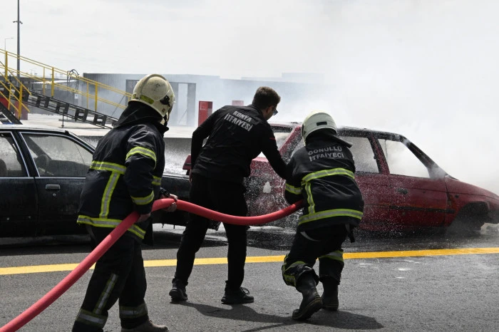 Konya&rsquo;da Minib&uuml;s&ccedil;&uuml; ve Servis&ccedil;i Esnafına Yangın Eğitimi