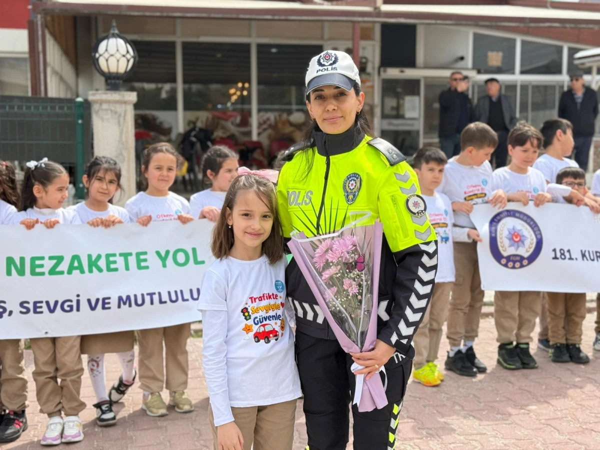 Konya&rsquo;da ''&Ouml;fkeye Fren, Nezakete Yol Ver'' Etkinliği D&uuml;zenlendi
