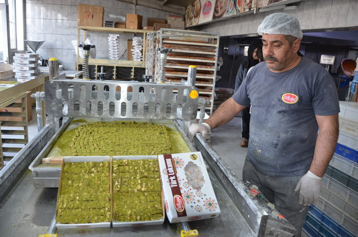 Konya&rsquo;nın Tatlı Telaşı Başladı: Dilkaya Şekerleme&rsquo;de Bayram Mesaisi Gece G&uuml;nd&uuml;z S&uuml;r&uuml;yor