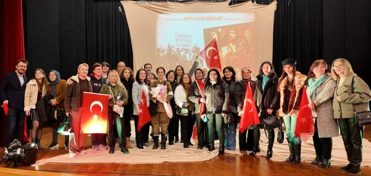 &ldquo;Kurtuluşun Kadınları&rdquo; adlı tiyatro g&ouml;sterisine ilgi yoğundu