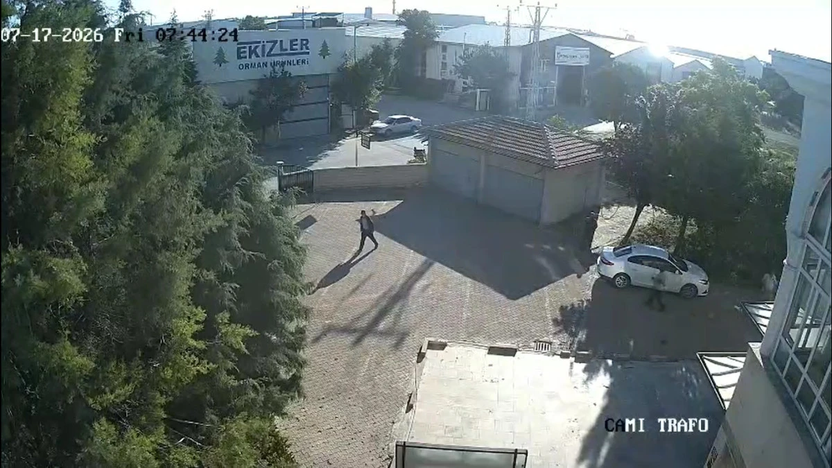 MAR-SAN Sanayi Sitesi'nde Facianın Eşiğinden D&ouml;n&uuml;ld&uuml;: Kuğuların Oyunu Yangın &Ccedil;ıkardı!