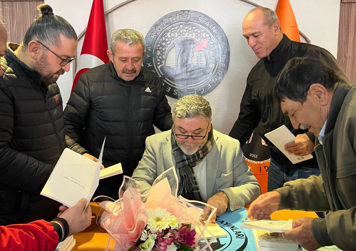 Prof. Dr. H&uuml;seyin Muşmal Sel&ccedil;ukya K&uuml;lt&uuml;r Evi&rsquo;nde Okurlarıyla Buluştu