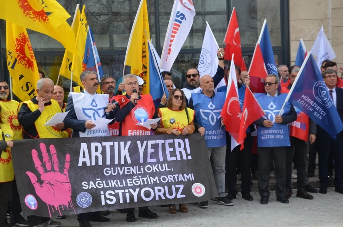 Şanlıurfa&rsquo;nın Siverek il&ccedil;esinde lisede yaşanan silahlı saldırıya sendikalardan ortak tepki