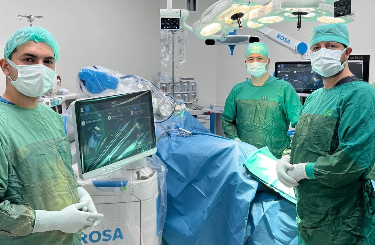 Sel&ccedil;uk &Uuml;niversitesi&rsquo;nde Robotik Cerrahi Devrimi