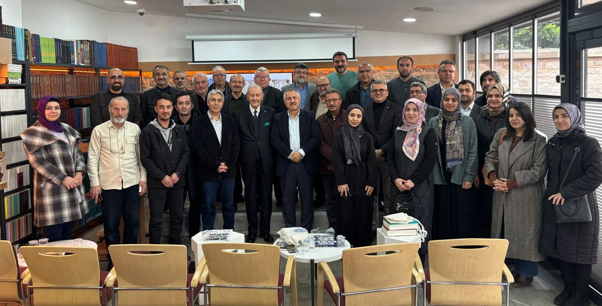 TYB Konya&rsquo;da T&uuml;rk&ccedil;enin D&uuml;nya Dili Oluşu Konuşuldu