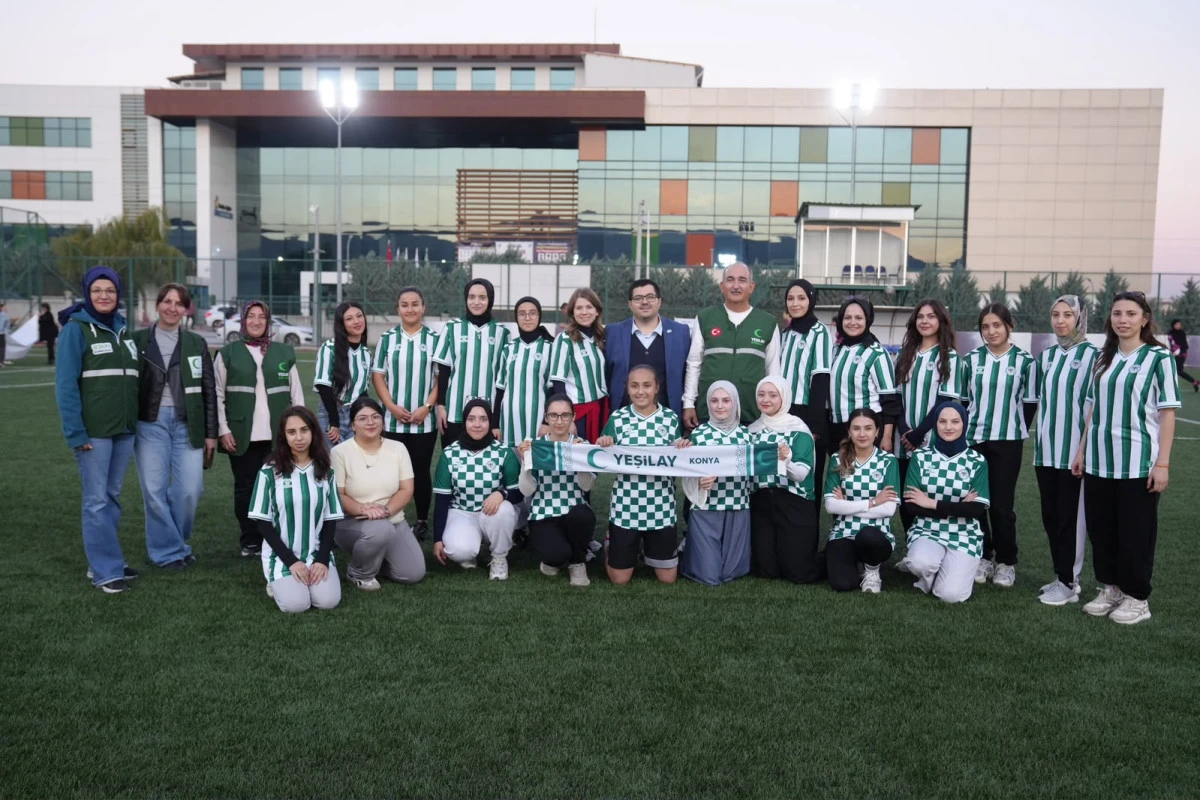 Yeşilay Konya&rsquo;dan D&uuml;nya Kız &Ccedil;ocukları G&uuml;n&uuml;&rsquo;ne anlamlı etkinlik