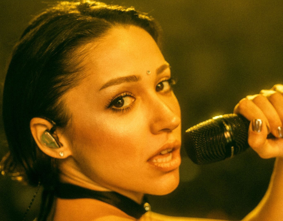 Zeynep Bastık Dünya Listelerinde